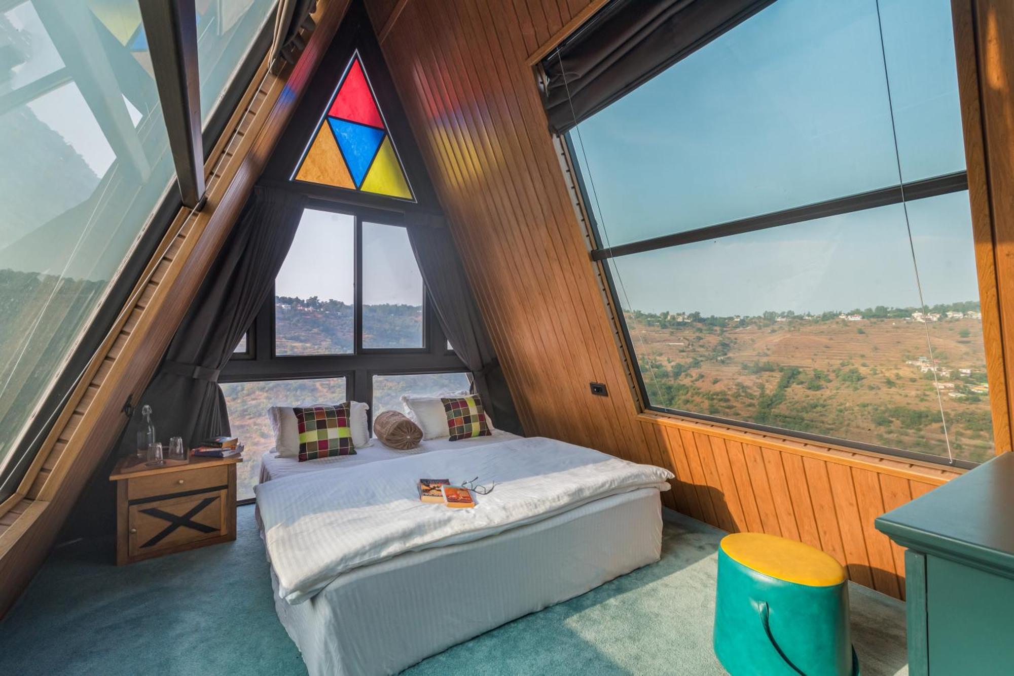 Saffronstays A Vantage, Panchgani - A Pyramid Shaped Unique Luxury Villa With Infinity Valley Views Kültér fotó