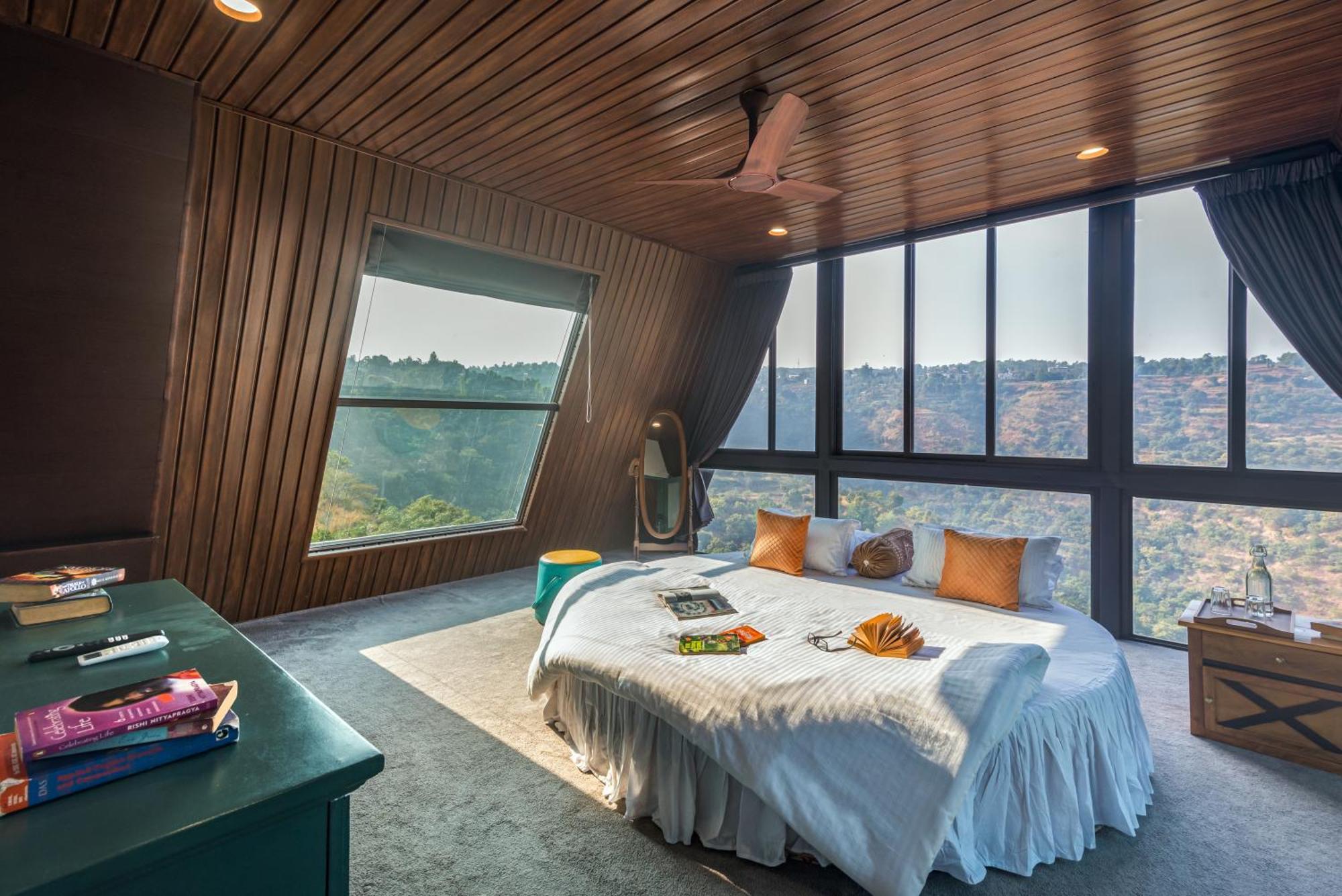 Saffronstays A Vantage, Panchgani - A Pyramid Shaped Unique Luxury Villa With Infinity Valley Views Kültér fotó