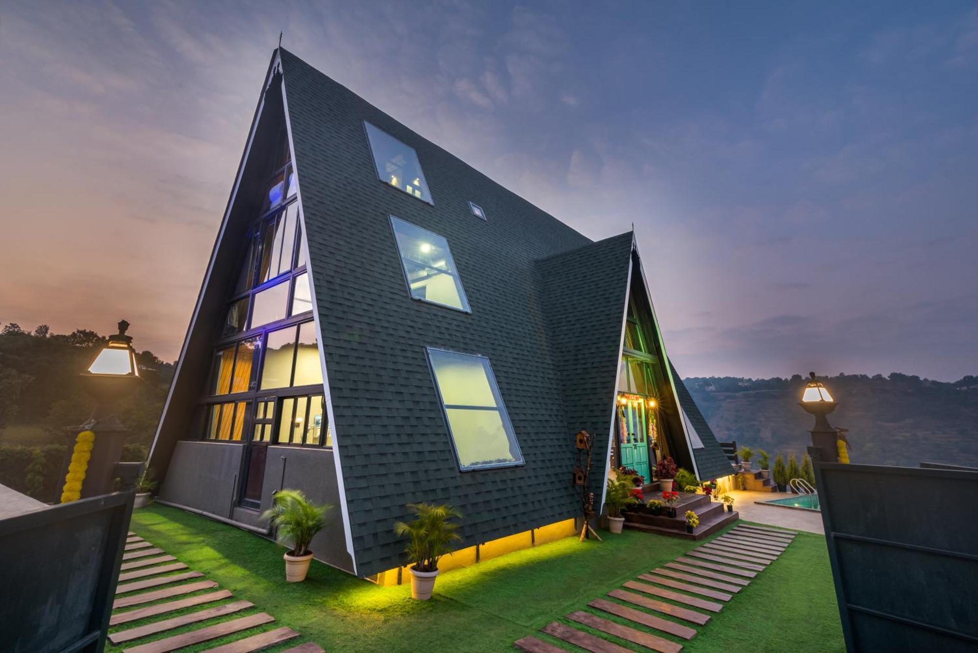 Saffronstays A Vantage, Panchgani - A Pyramid Shaped Unique Luxury Villa With Infinity Valley Views Kültér fotó